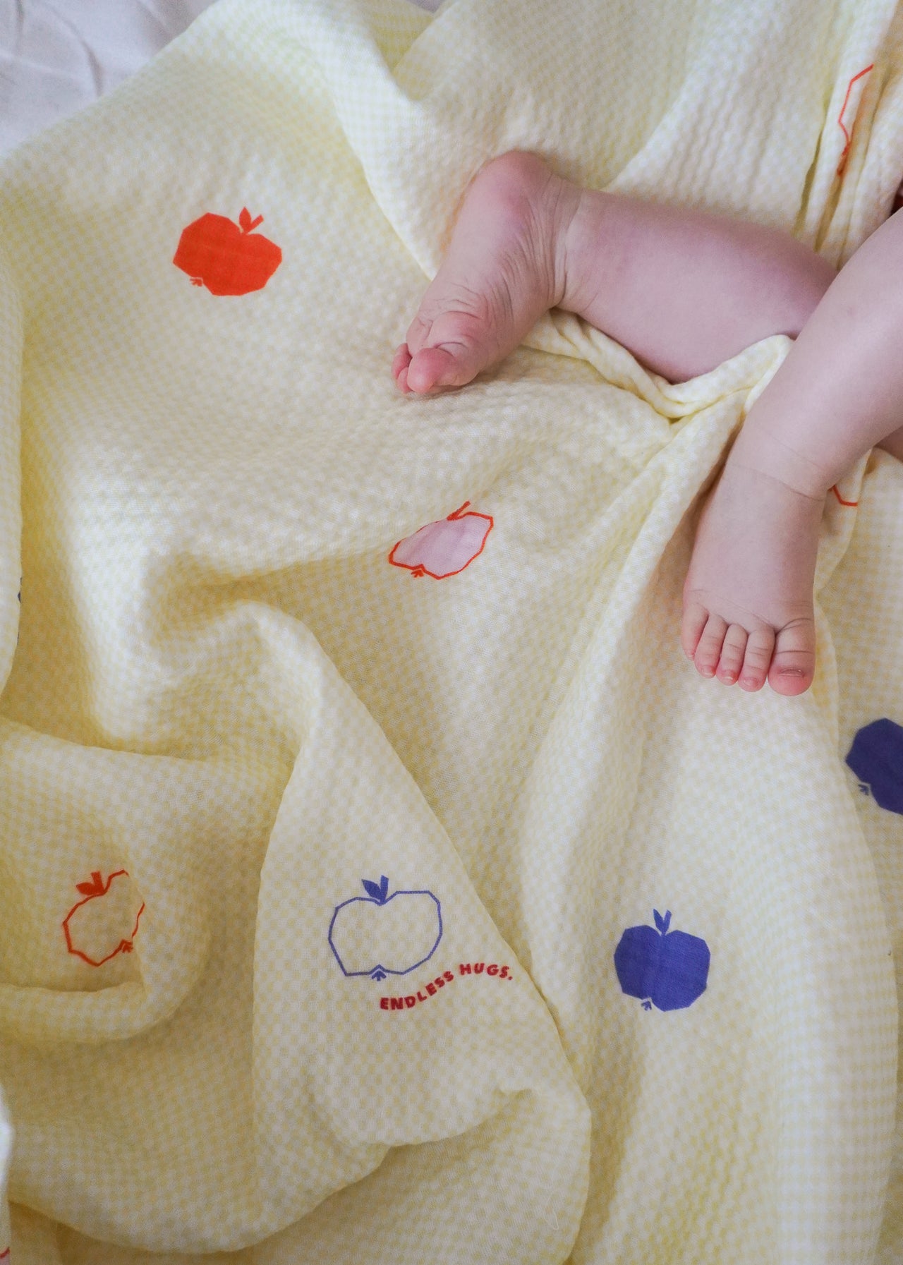 Kocyk muślinowy - lekki i bawełniany przyjaciel dla noworodka i niemowlęcia