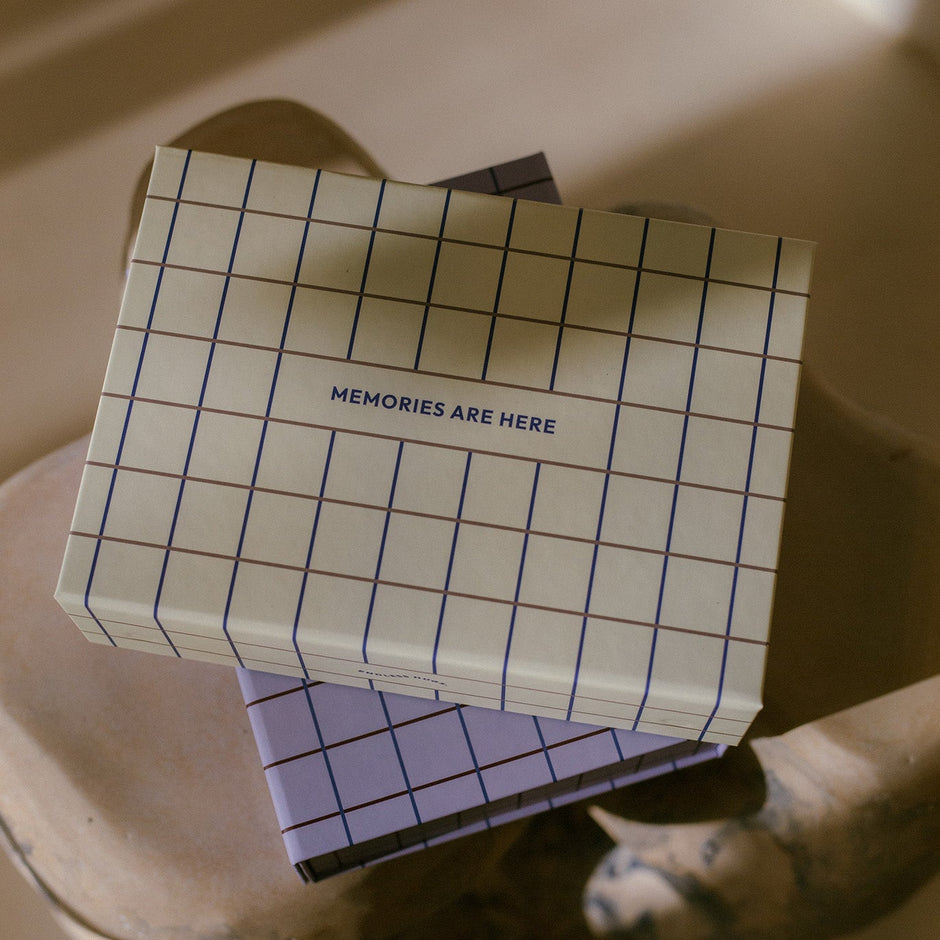 Pudełko wspomnień dla dziewczynki - jak stworzyć wyjątkową pamiątkę z dzieciństwa?