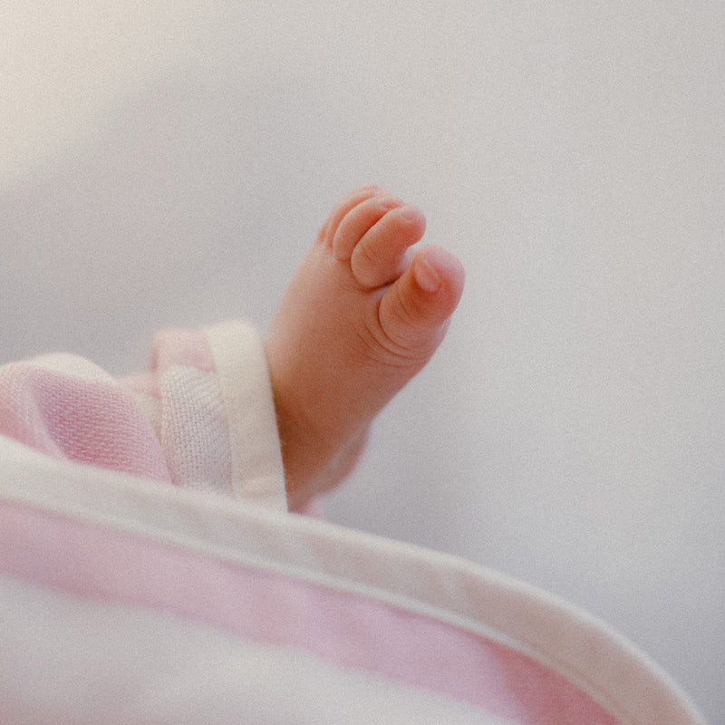 Ciepło po spacerze: kąpiel, okrycie i rutyna wieczorna w zimowe dni bez przegrzewania