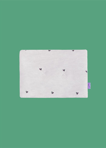 Bambusowa poduszka z wypełnieniem w serduszka