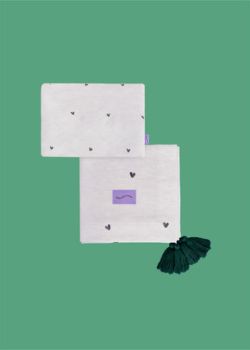 ZESTAW - Bambusowy otulacz dla noworodka z poduszką i torbą w serduszka