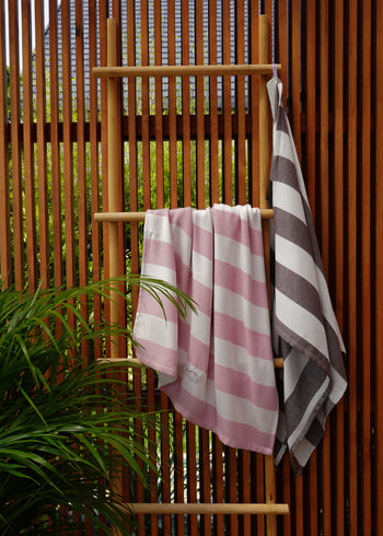 Ręcznik bambusowy w brązowe pasy