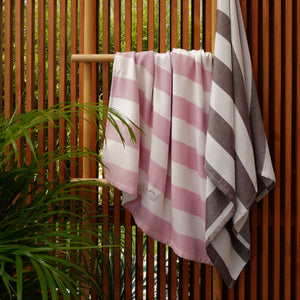 Bamboo towel with pink stripes