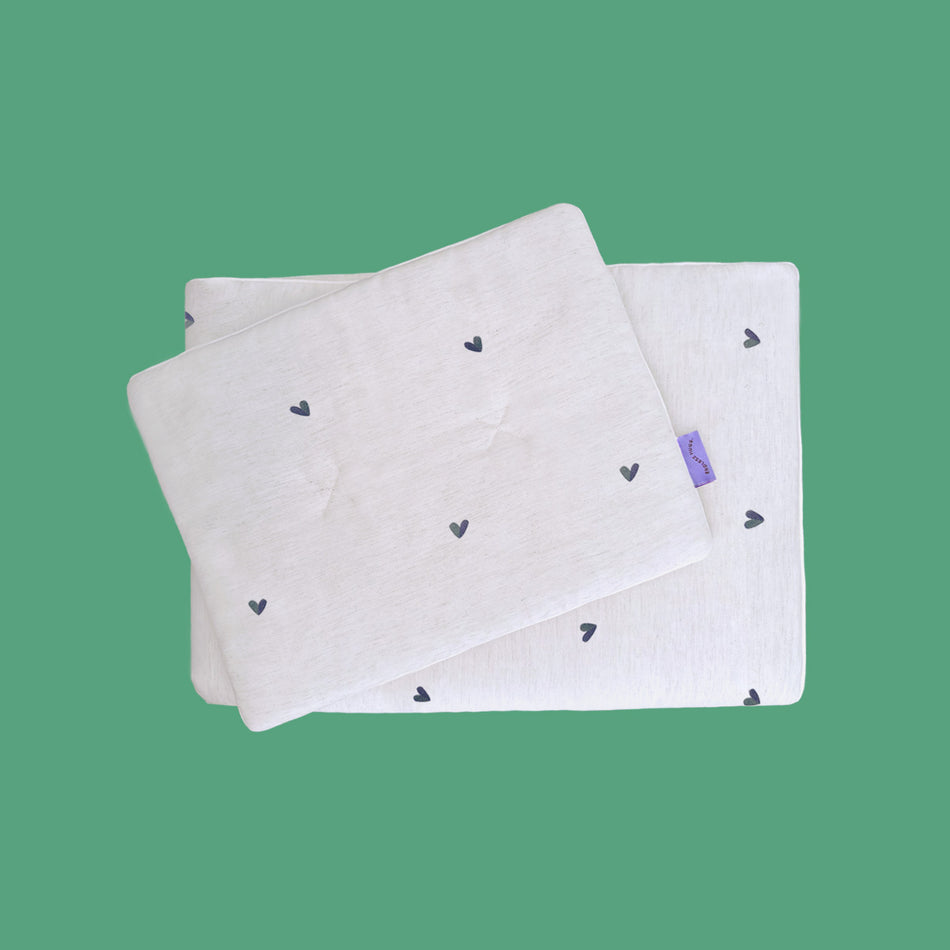 Bamboo bedding for children and babies with hearts and filling